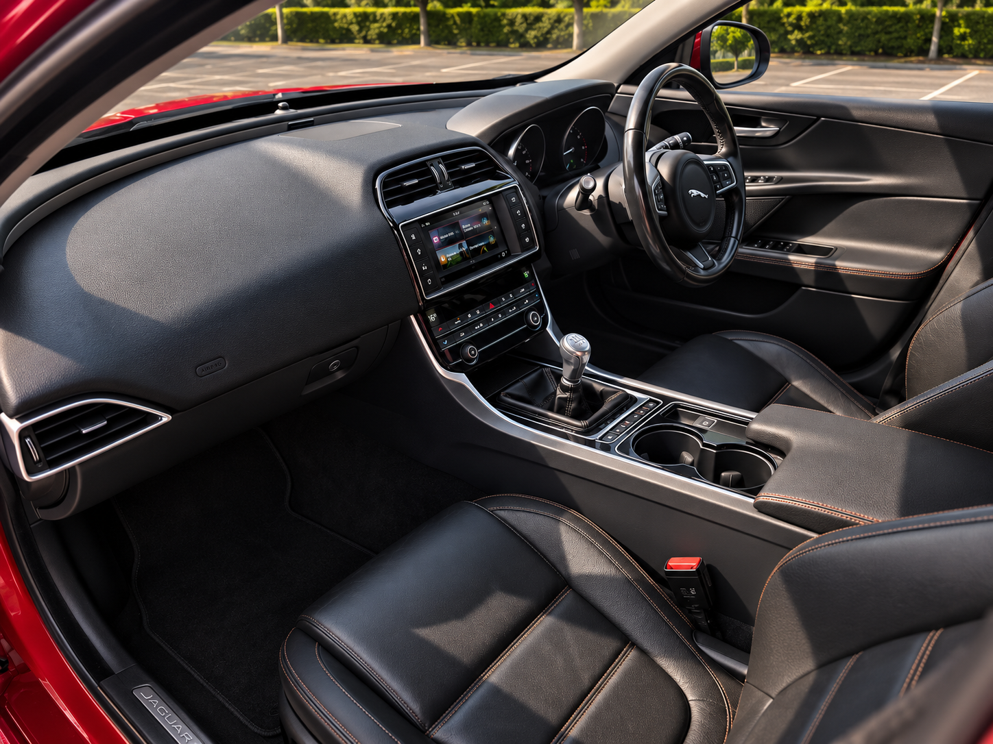 Jaguar XE photo 14
